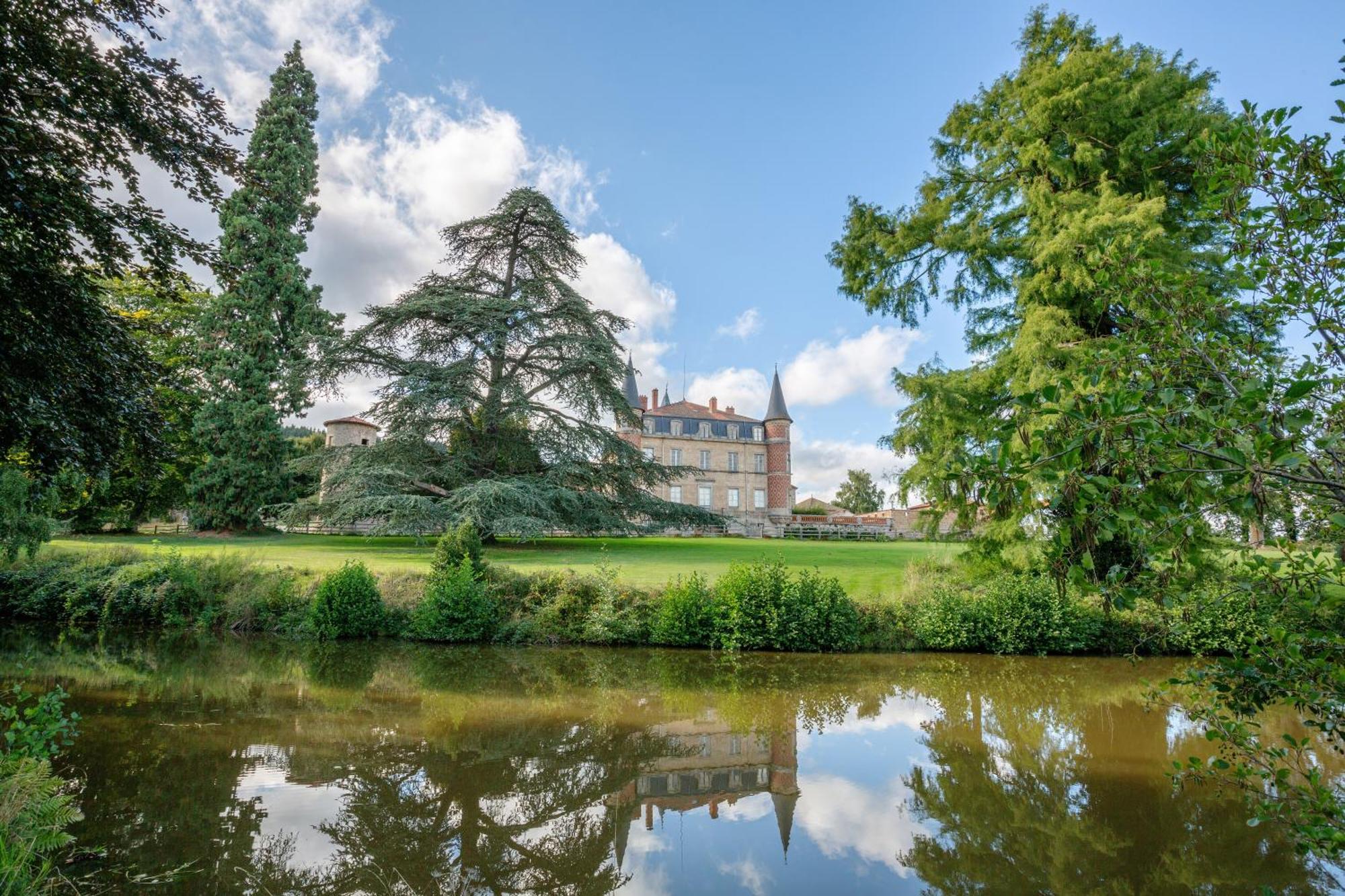 Domaine Et Chateau De Valinches Marols エクステリア 写真