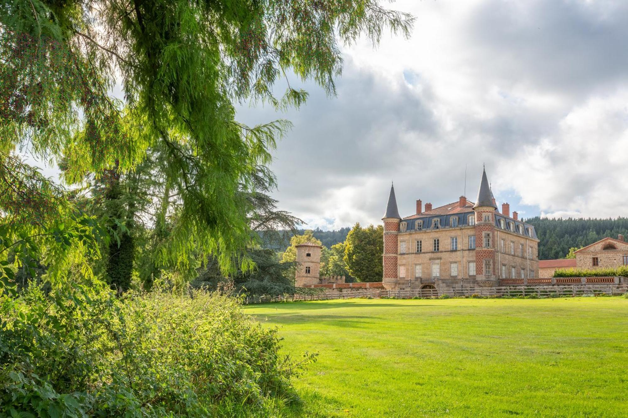 Domaine Et Chateau De Valinches Marols エクステリア 写真