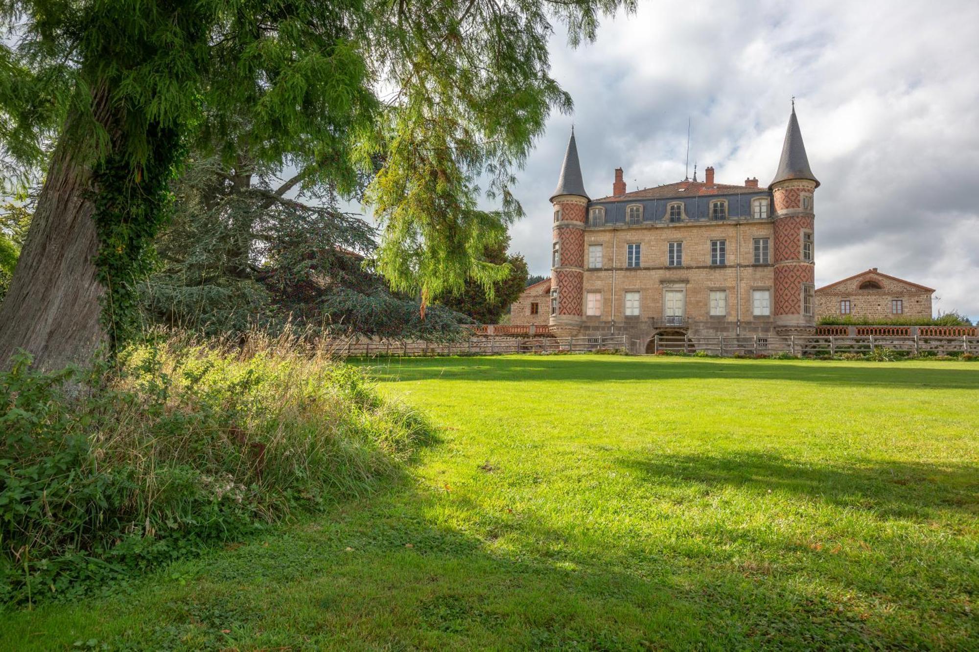 Domaine Et Chateau De Valinches Marols エクステリア 写真